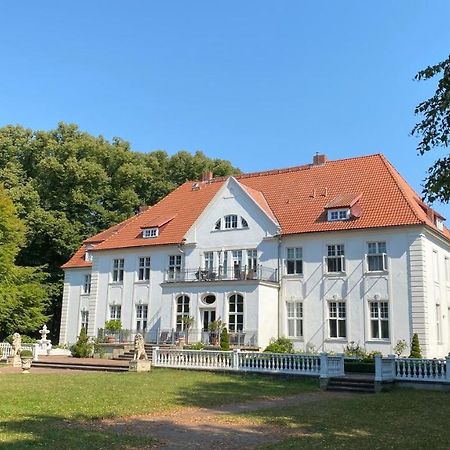 Schloss Badow Kültér fotó